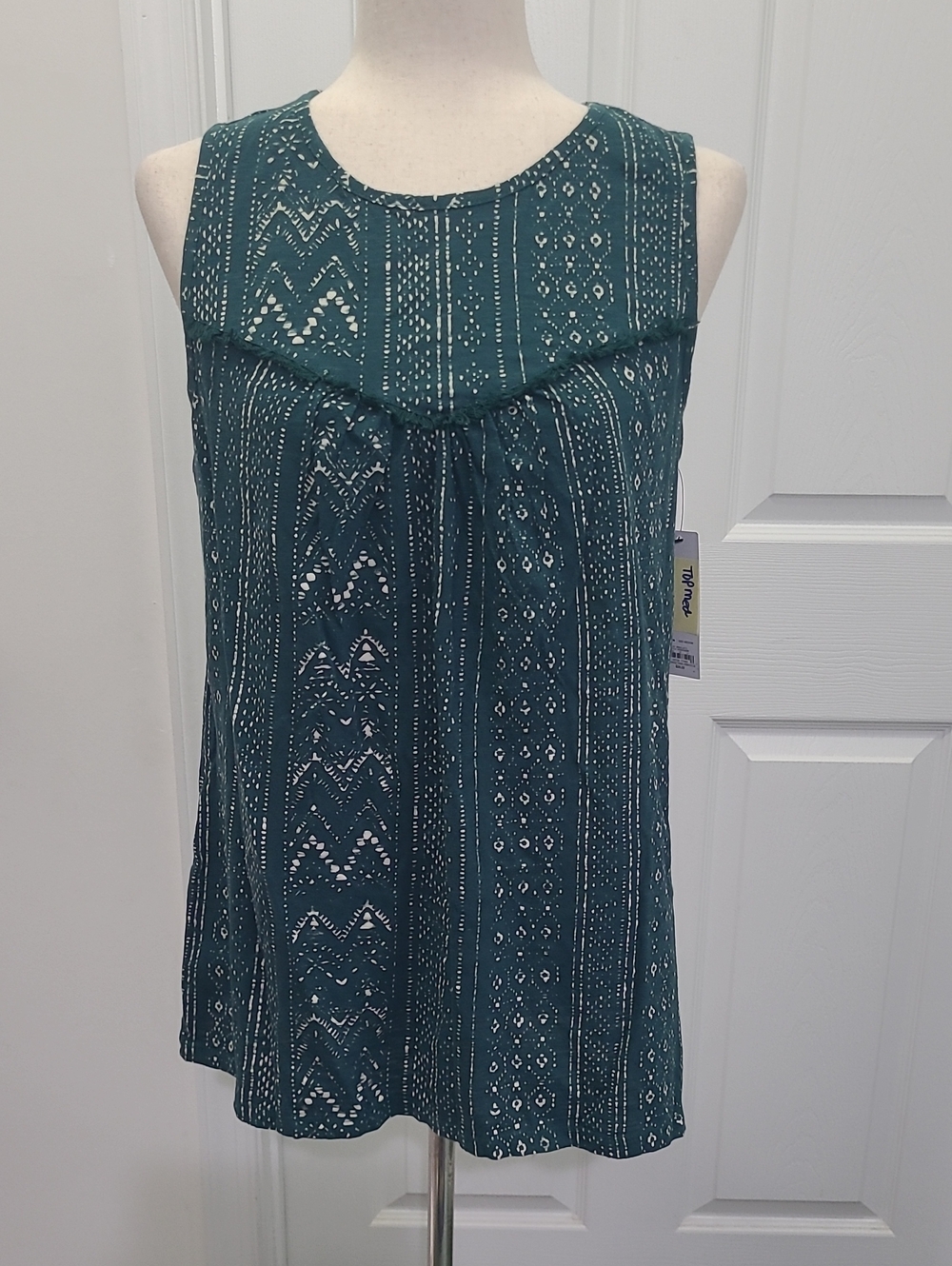 Sonoma Goods For Life Sleeveless Green Patterned Fringe Top